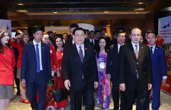 Chủ tịch Quốc hội dự Diễn đàn thúc đẩy hợp tác đầu tư Việt Nam-Trung Quốc