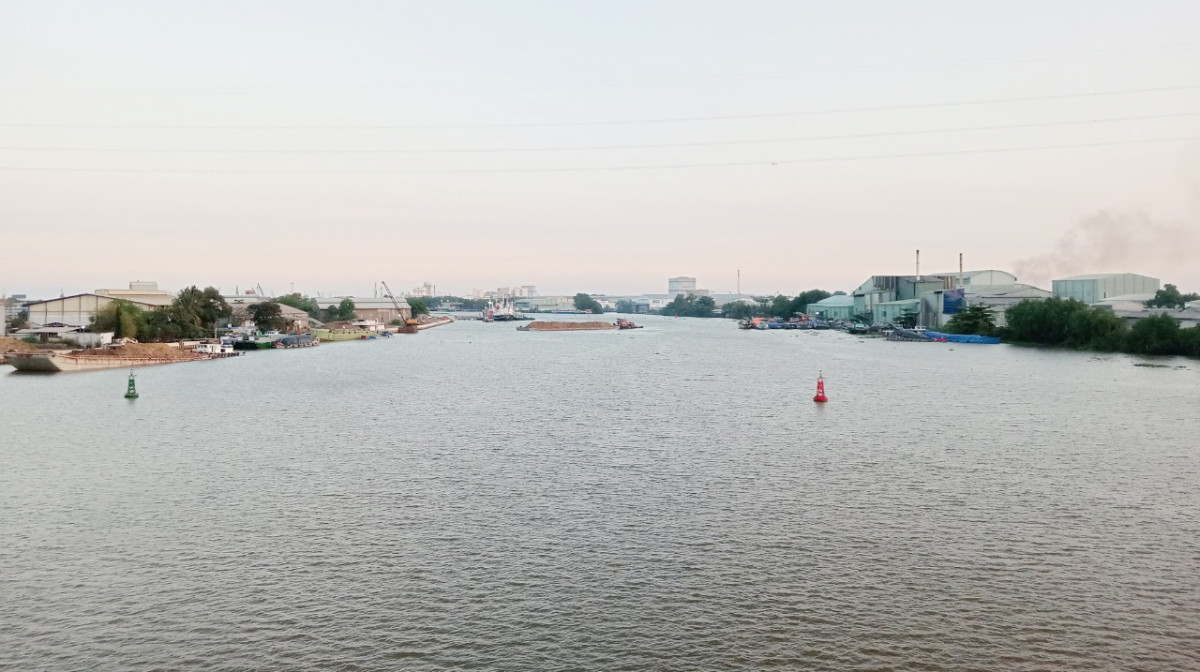 Nhàn du Xứ Lức