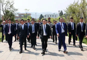 Chuyến thăm của Chủ tịch Quốc hội "đóng góp thiết thực" cho quan hệ Việt-Trung