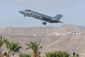 Nhiều máy bay chiến đấu của Israel đã được triển khai trên không
