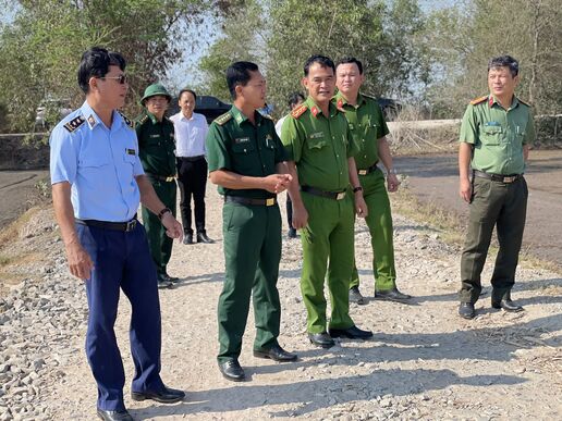 Đoàn công tác Ban Chỉ đạo 389 tỉnh Long An kiểm tra công tác phòng, chống buôn lậu tại biên giới