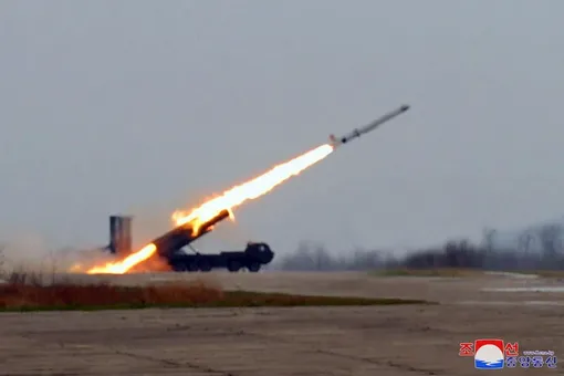 Triều Tiên thử nghiệm đầu đạn siêu lớn và tên lửa phòng không thế hệ mới