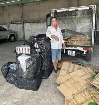 Bắt quả tang đối tượng lái xe tải chở 5.000 gói thuốc lá ngoại, nhập lậu
