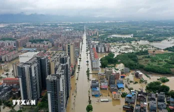 Trung Quốc sơ tán hàng chục nghìn người ở Quảng Đông do mưa lũ kéo dài