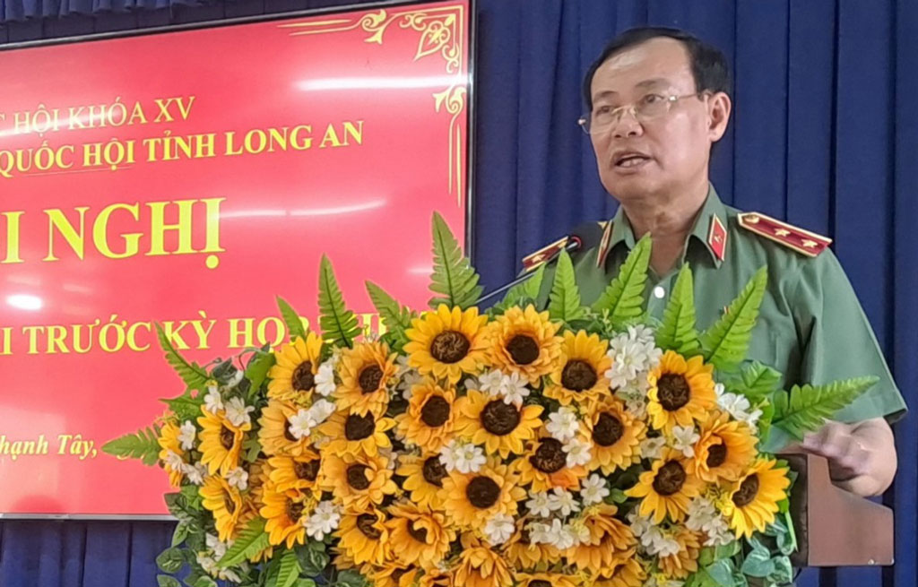 Cử tri Đức Huệ bức xúc nhiều vấn đề liên quan đến ‘tín dụng đen’, tham nhũng, sim rác