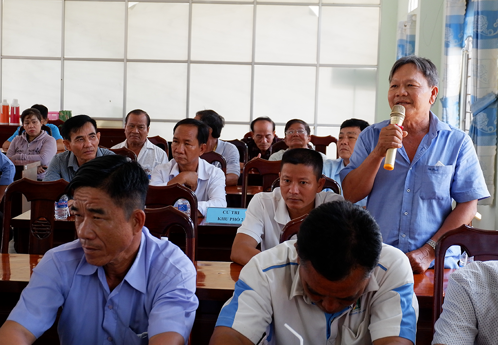 Cử tri thị xã Kiến Tường kiến nghị nhiều vấn đề liên quan đến quyền sử dụng đất, quyền chuyển đổi mục đích sử dụng đất