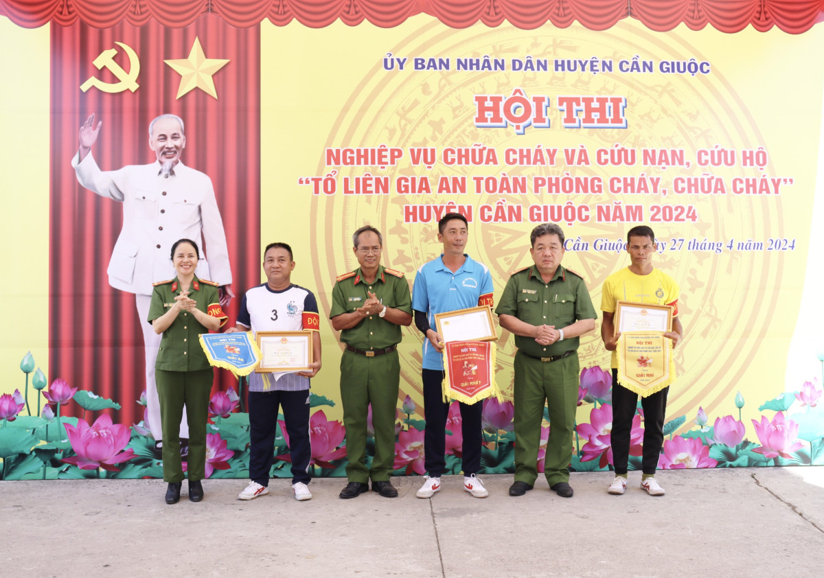 Cần Giuộc tổ chức Hội thi nghiệp vụ chữa cháy và cứu nạn, cứu hộ