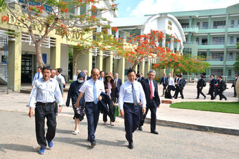 Okayama City delegation visits Long An College
