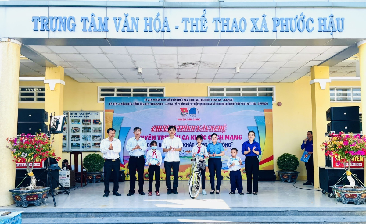 Cần Giuộc tổ chức tuyên truyền ca khúc cách mạng với chủ đề ‘Điện Biên Phủ - khát vọng non sông’