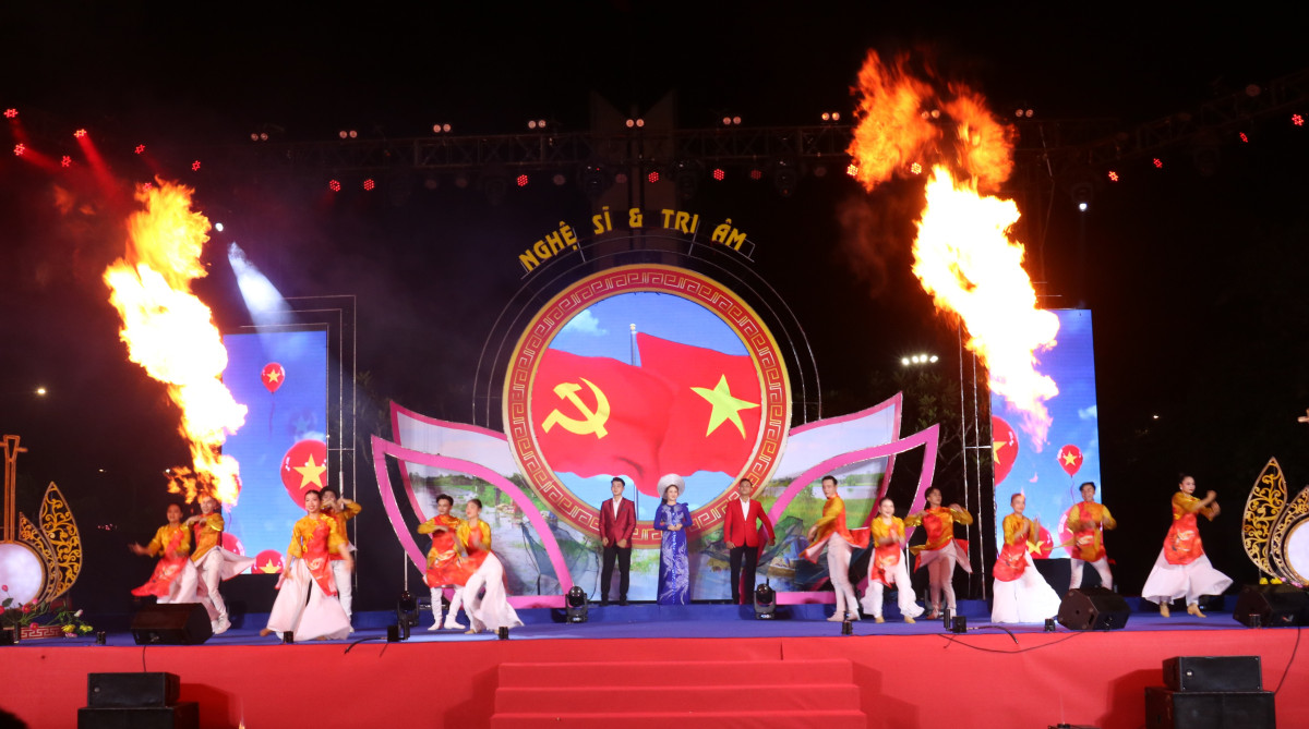 Vang mãi hào khí 30/4