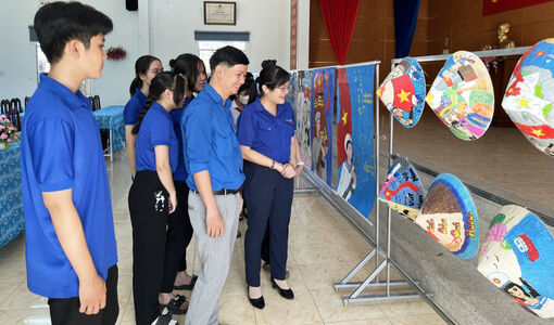 Hội thi vẽ tranh tuyên truyền về chủ quyền biển đảo, biên giới cho thanh thiếu nhi