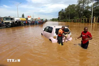 Hàng chục nghìn người phải di dời do mưa lớn ở Trung và Đông Phi