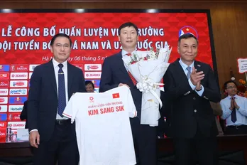 Ông Kim Sang Sik phải đưa đội tuyển Việt Nam vào chung kết AFF Cup 2024