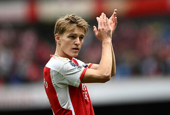 Bảng xếp hạng Ngoại hạng Anh: Arsenal đầu bảng nhưng lợi thế thuộc về Man City