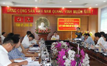 Đoàn đại biểu Quốc hội tỉnh Long An lấy ý kiến đóng góp các dự án Luật