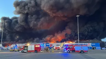 Hỏa hoạn thiêu rụi trung tâm thương mại lớn nhất tại thủ đô Ba Lan