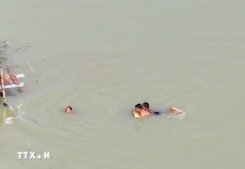 Đắk Nông: Rủ nhau đi tắm ao, hai cháu nhỏ đuối nước thương tâm