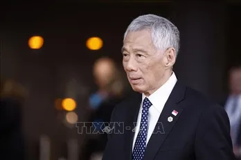 Singaporean PM submits resignation