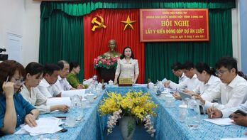 Đoàn đại biểu Quốc hội tỉnh Long An lấy ý kiến đóng góp các dự án Luật