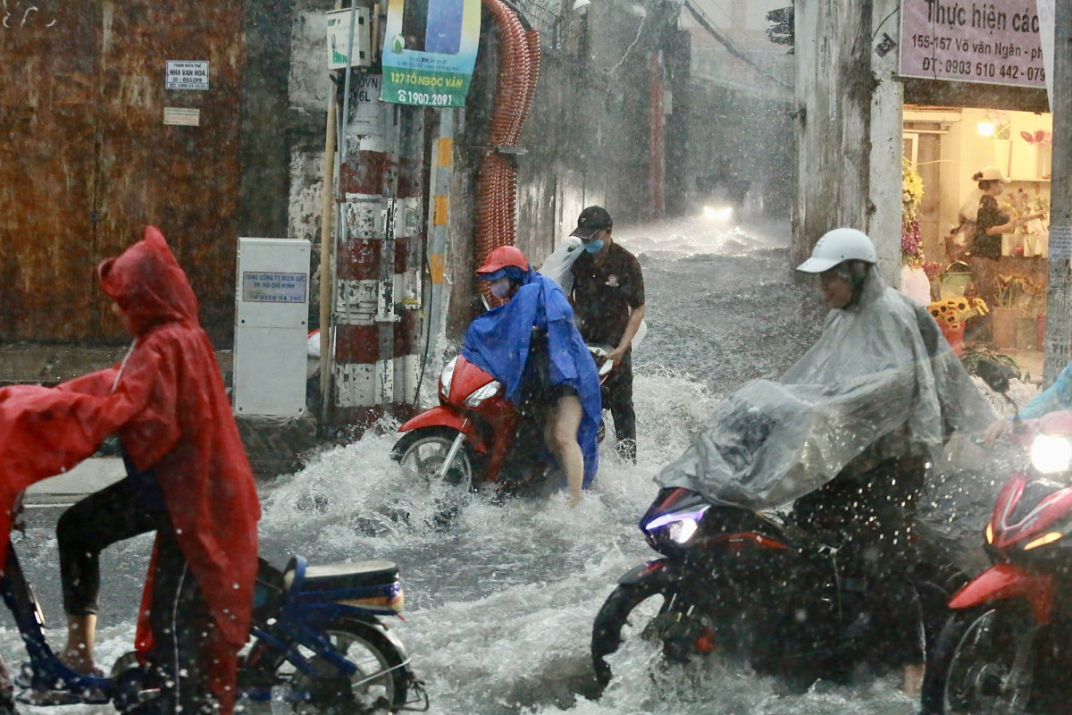 Thời tiết hôm nay 16/5: Nam Bộ và nhiều nơi tiếp tục mưa to