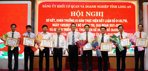 Khen thưởng 10 tập thể, 30 cá nhân có thành tích trong “Học tập và làm theo tư tưởng, đạo đức, phong cách Hồ Chí Minh”, giai đoạn 2021 - 2024