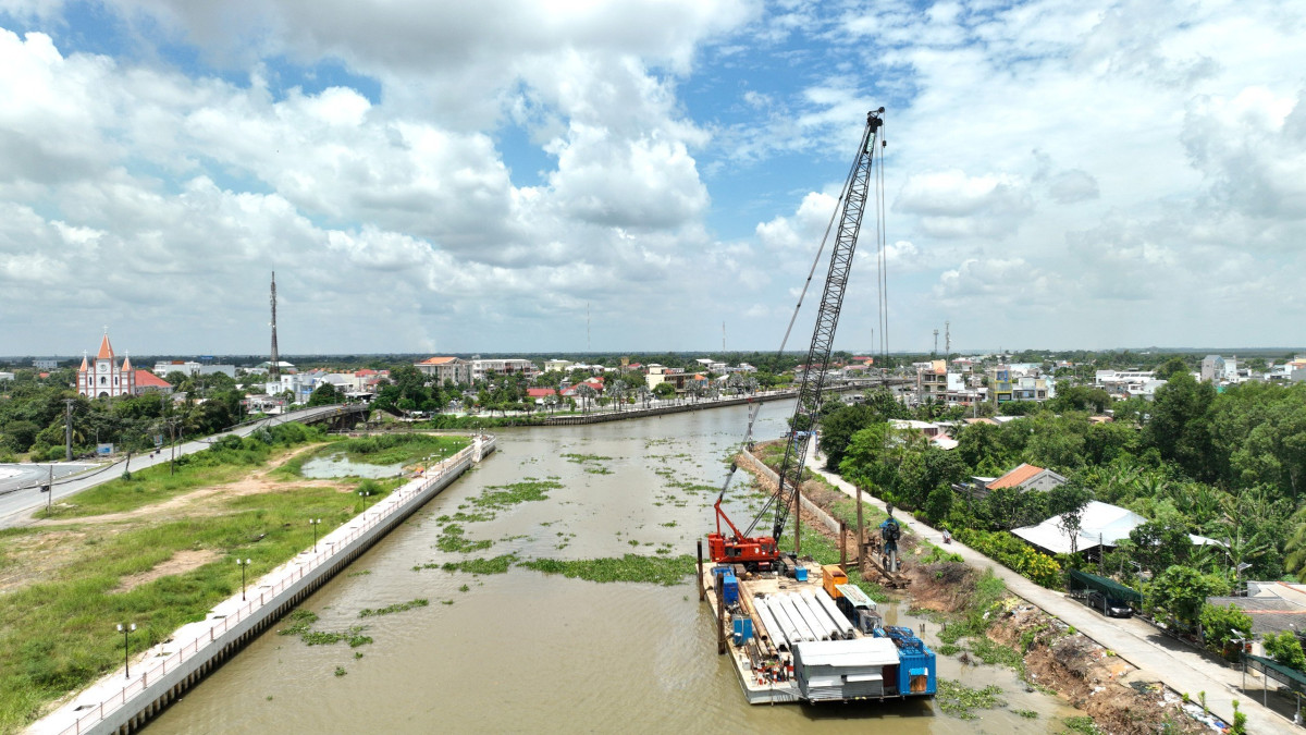 Tân Thạnh: Tập trung xây dựng huyện đạt chuẩn nông thôn mới
