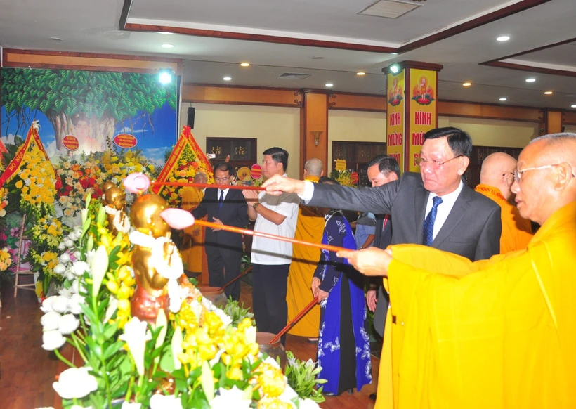 Đại lễ Phật đản năm 2024: Thắp sáng thế gian bằng ánh sáng từ bi và trí tuệ