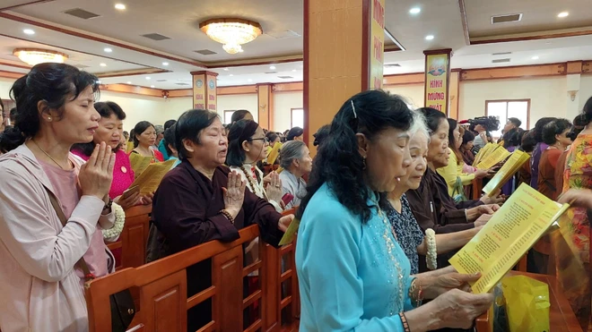 Đại lễ Phật đản năm 2024: Thắp sáng thế gian bằng ánh sáng từ bi và trí tuệ