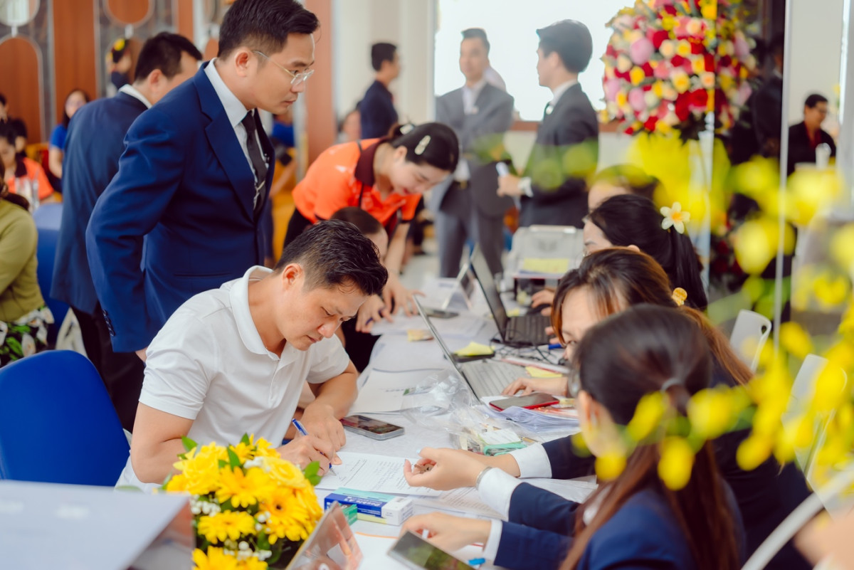 Xóa 'nút thắt cổ chai', Long An thu hút nhà đầu tư đổ về