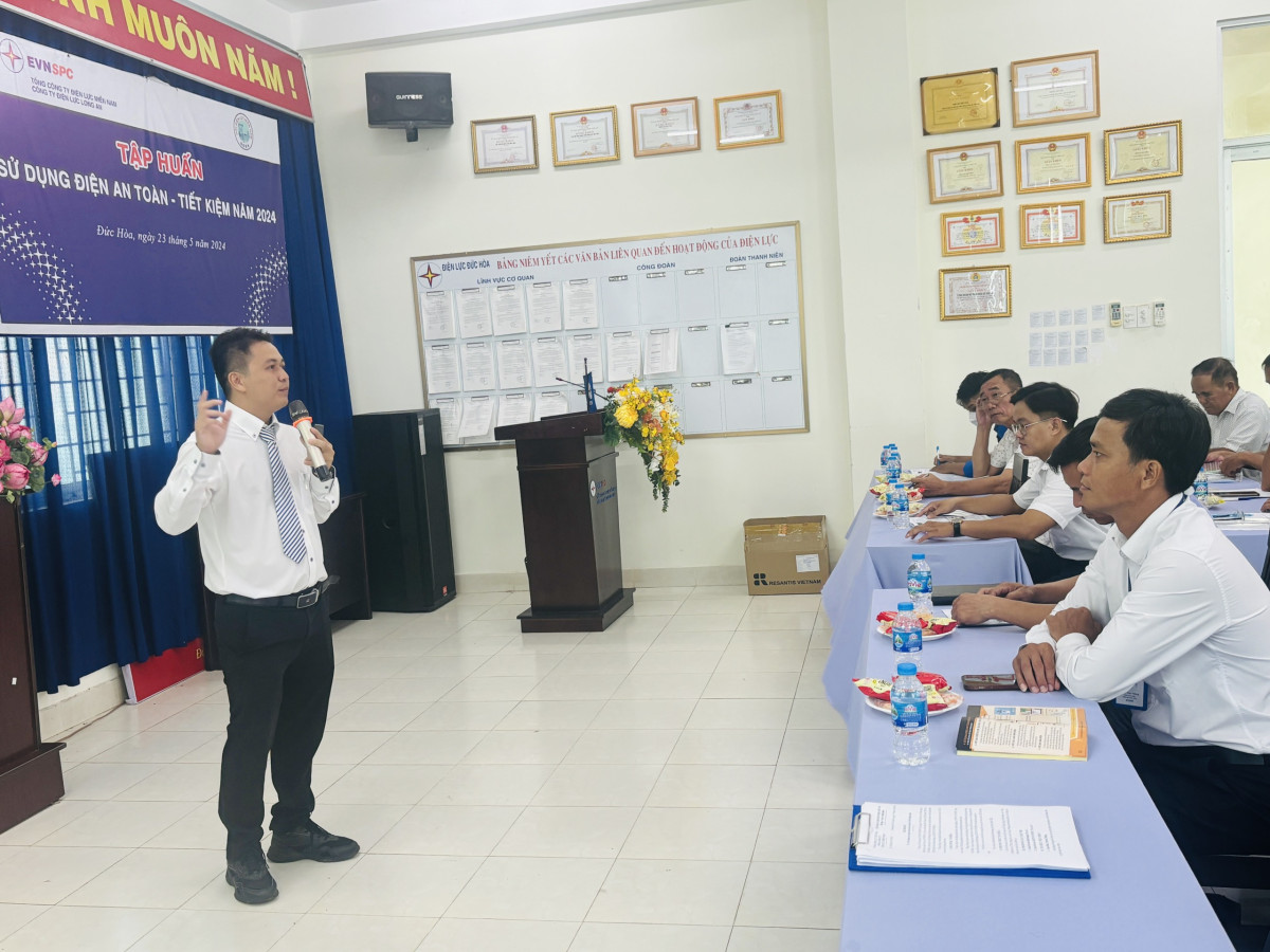 Công ty Điện lực Long An tổ chức tập huấn Sử dụng điện an toàn – tiết kiệm năm 2024