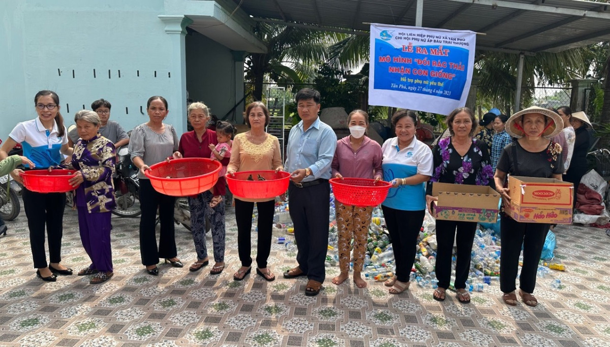 Tiếp sức cho phụ nữ thoát nghèo