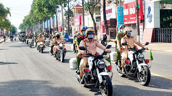 TP.Tân An - Ra quân thực hiện mô hình Thành phố an toàn giao thông