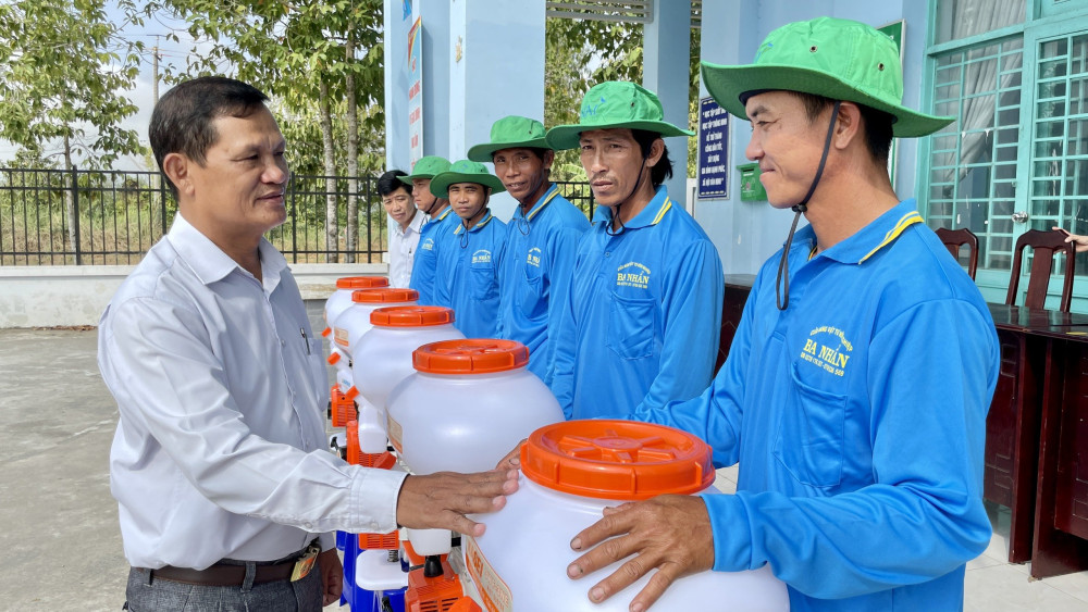 Ông Nguyễn Xuân Hợp tái đắc cử chức danh Chủ tịch UBMTTQ Việt Nam huyện Tân Hưng nhiệm kỳ 2024 - 2029