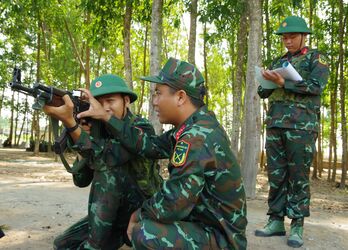 Sĩ quan trẻ gương mẫu, trách nhiệm