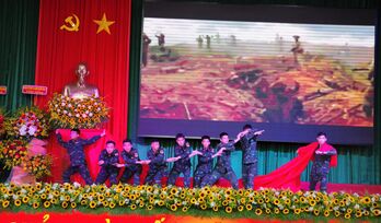 Tài năng đội văn nghệ xung kích lực lượng vũ trang tỉnh