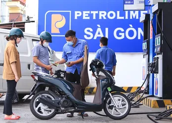 Giá xăng dầu hôm nay 12/6/2024: Dự báo trong nước chiều mai tăng