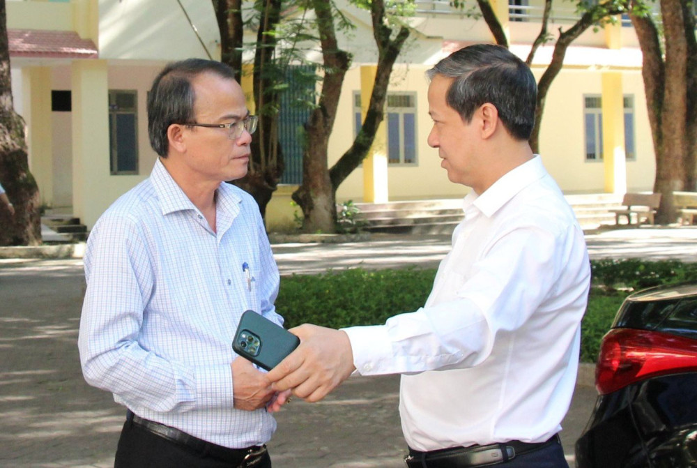 Bộ trưởng Nguyễn Kim Sơn: Phải có các phương án dự phòng thiên tai, rủi ro trong mùa thi