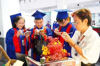 Khoảnh khắc vinh danh Tân Hoa Trạng Nguyên lần thứ 13, năm học 2023 - 2024