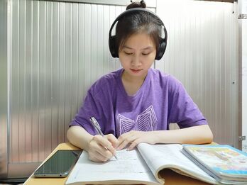 Khi người trẻ tự học ngoại ngữ