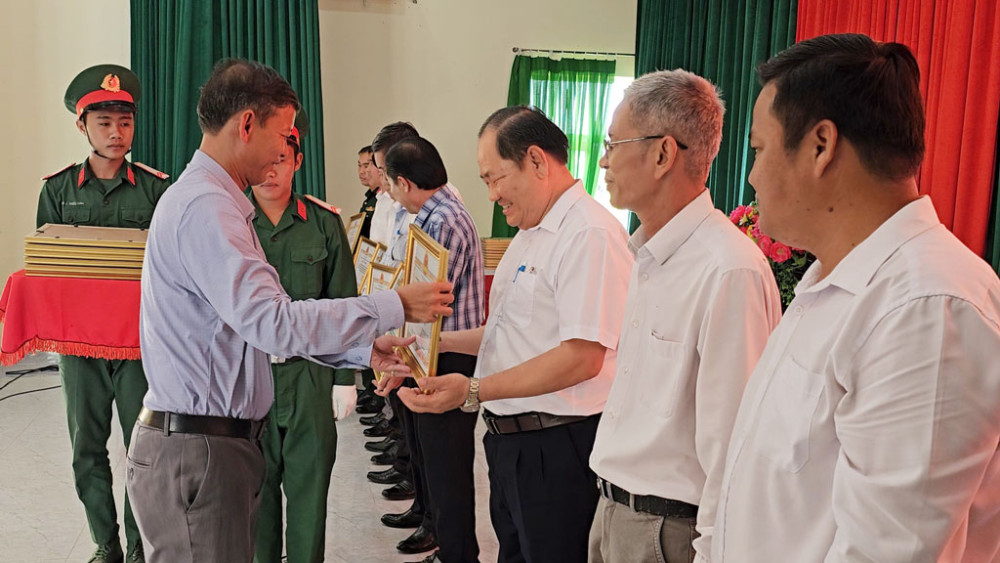 Vĩnh Hưng: Đẩy mạnh tuyên truyền về khu vực phòng thủ