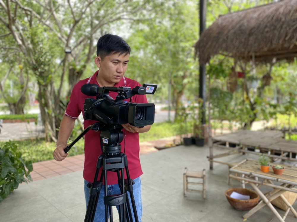 Những nhà báo 'đa zi năng'