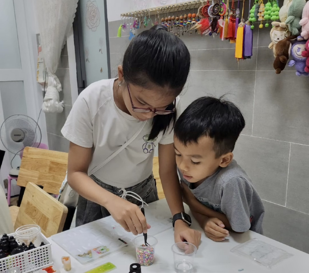 Trải nghiệm làm sản phẩm thủ công resin