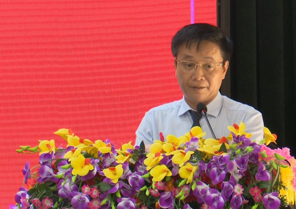 Kỳ họp lần thứ 11 HĐND huyện Vĩnh Hưng thông qua 7 Nghị quyết