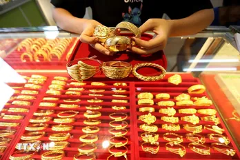 Thị trường châu Á: Giá vàng phục hồi, giá dầu và chứng khoán đi xuống