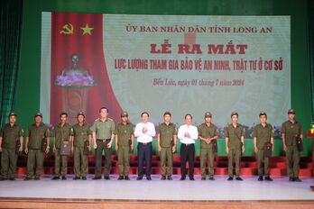 Long An ra mắt lực lượng tham gia bảo vệ an ninh, trật tự ở cơ sở