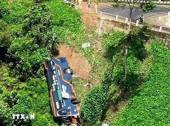 Xác định nguyên nhân dẫn tới vụ xe khách lao xuống vực ven Quốc lộ 28
