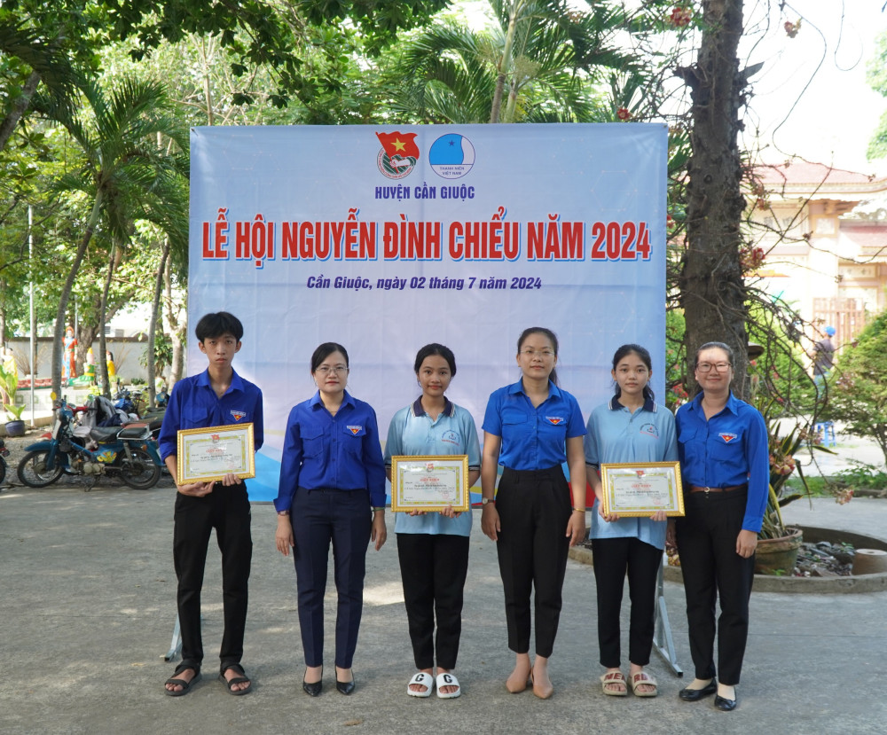 Sôi nổi Lễ hội Nguyễn Đình Chiểu