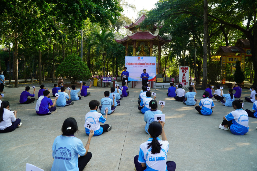 Sôi nổi Lễ hội Nguyễn Đình Chiểu