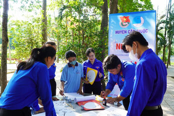 Sôi nổi Lễ hội Nguyễn Đình Chiểu