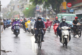 Thời tiết hôm nay 07/7: Bắc Bộ ngày nắng nóng, Nam Bộ mưa rào